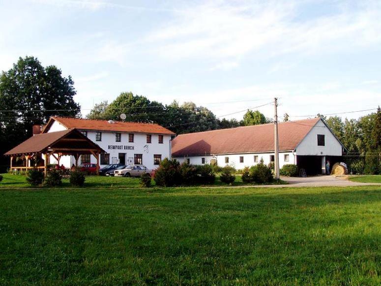 Staj Newport 호텔 Dolní Domaslavice 외부 사진